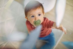 Avent - Залъгалка  ULTRA SOFT  + стерилизаторна кутия 18+ 