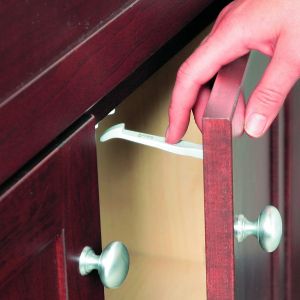 Safety1st Устройство за заключване на чекмедже или вратички на шкафове