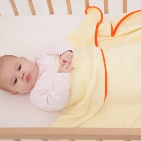 Лятно бебешко одеяло от муселин MyCey - Жълто