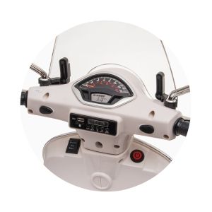 Chipolino Лицензиран акумулаторен мотор VESPA GTS Super бял